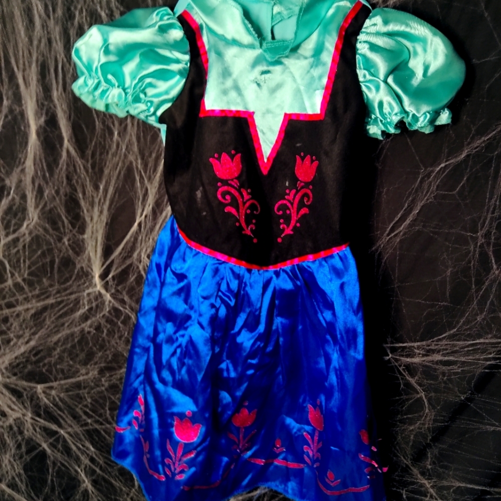 Anna costume